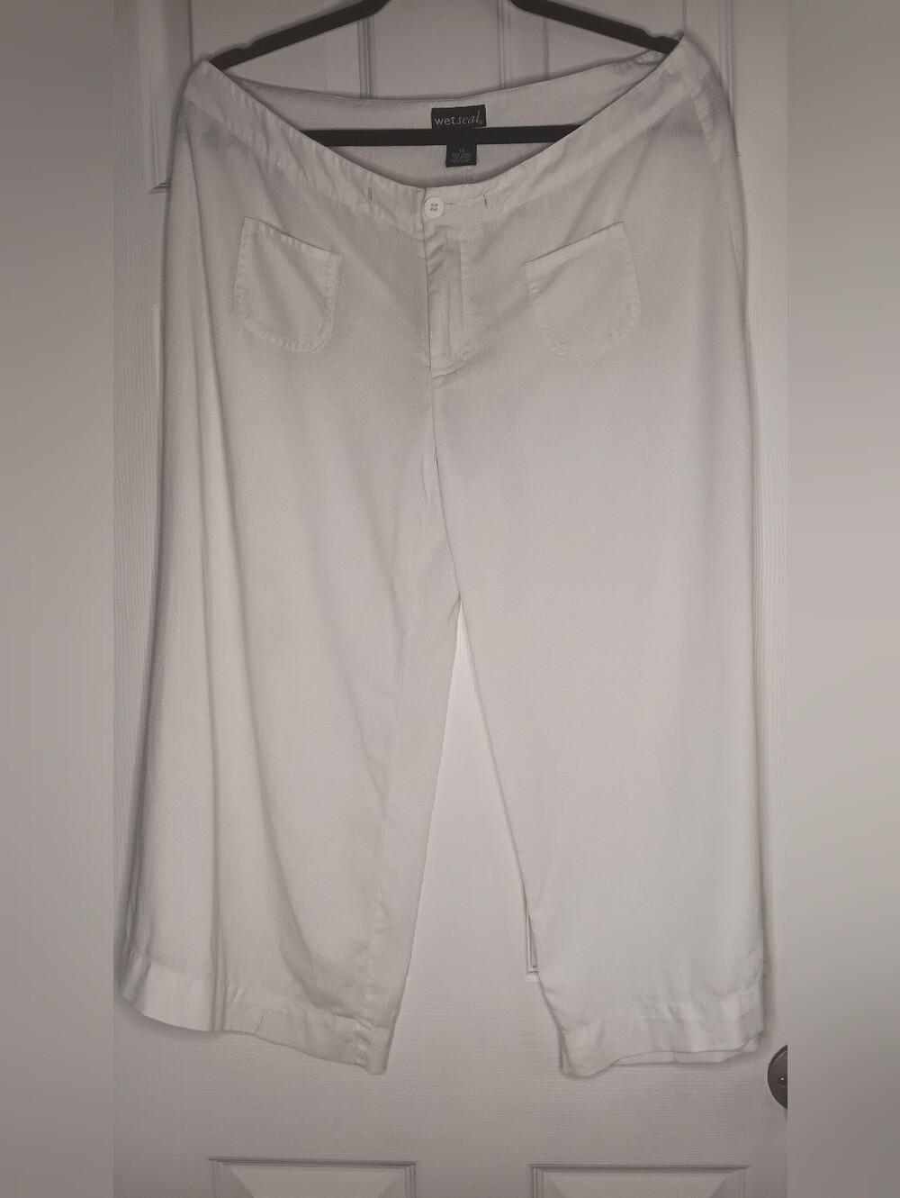 Wet Seal White Wide-Leg Women's Pants with Front Pockets